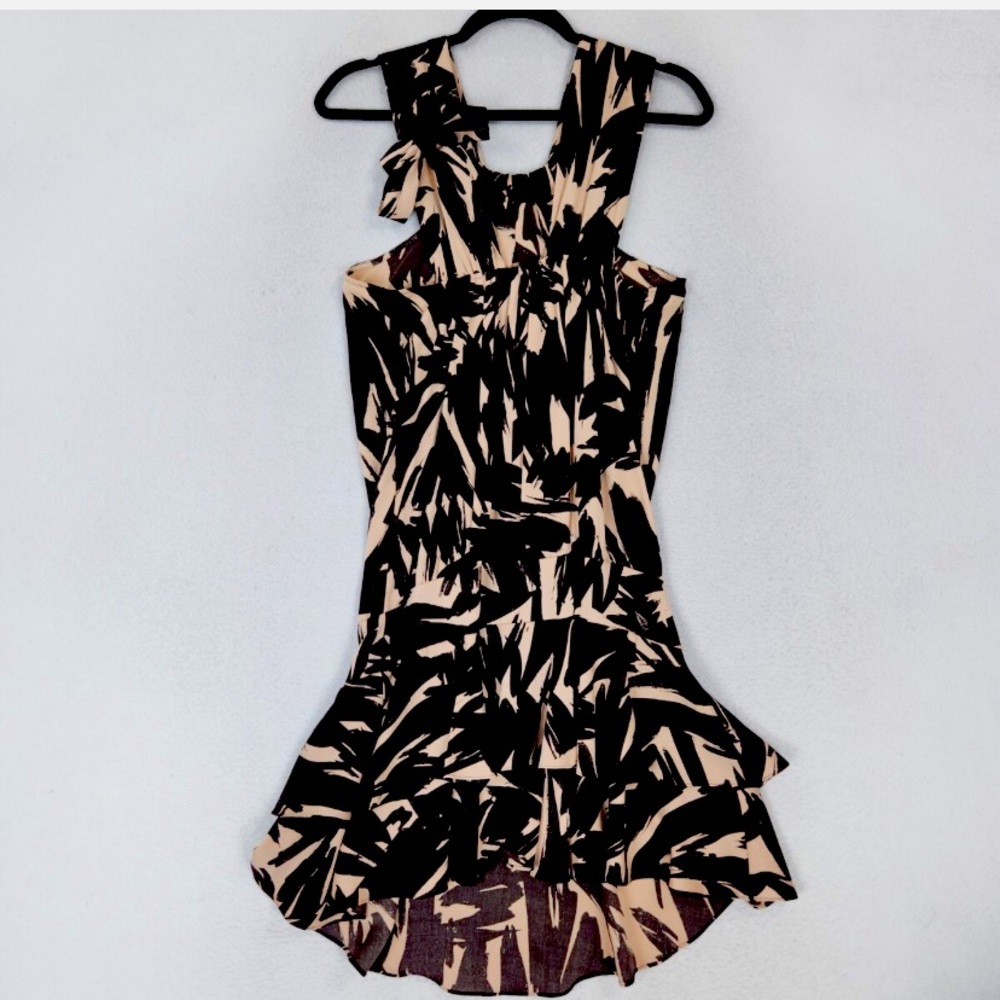 Diane von Furstenburg DVF Brown & Tan Sleeveless Mini Dress - Size 6